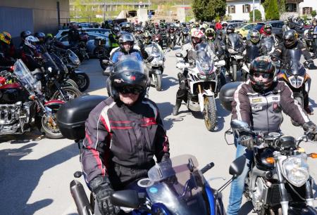 Moto žegnanje na Ravnah že petnajstič (1)